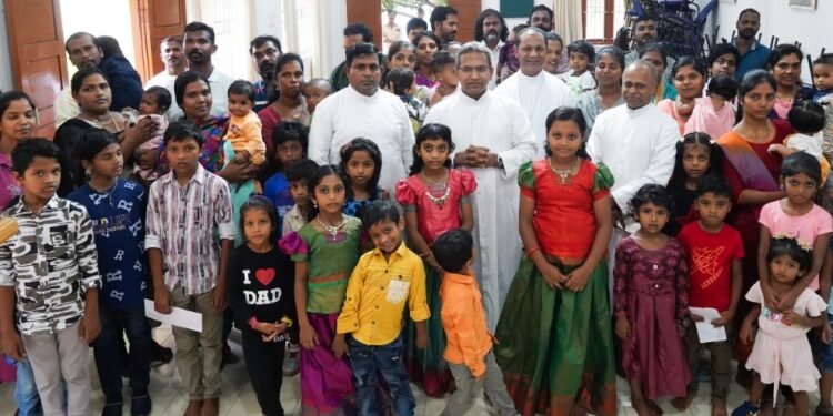 കുടുംബപ്രേഷിത ശുശ്രൂഷ ലവീത്ത മിനിസ്ട്രിയുമായി ചേര്ന്ന് പ്രോ-ലൈഫ് കുടുംബങ്ങളെ ആദരിച്ചു