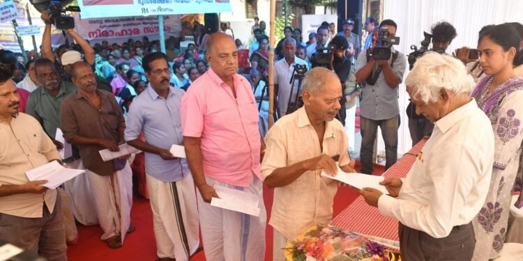 മുനമ്പം ജുഡീഷ്യല്‍ കമ്മീഷന്‍ നിയമനം ഹൈക്കോടതി റദ്ദാക്കി