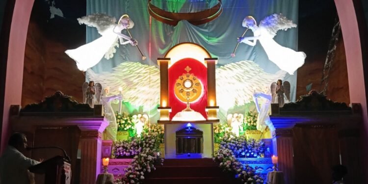 തപസ്സുകാലം പ്രാർത്ഥനയിലാഴപ്പെടാൻ അഞ്ചുതെങ്ങ് ഇടവകയിൽ 40 മണിക്കൂർ ആരാധന നടത്തി