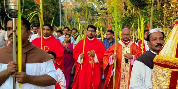 നാളെ ഓശാന ഞായര്; ആഗോള ക്രൈസ്തവ സമൂഹം വിശുദ്ധവാരത്തിലേക്ക്