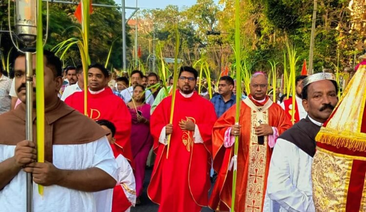 നാളെ ഓശാന ഞായര്; ആഗോള ക്രൈസ്തവ സമൂഹം വിശുദ്ധവാരത്തിലേക്ക്