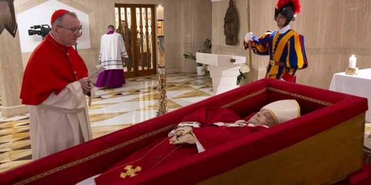 ഫ്രാന്‍സിസ് പാപ്പയുടെ സംസ്കാരം ശനിയാഴ്ച; പൊതുദർശനം നാളെ ; അന്ത്യ വിശ്രമം സെന്റ് മേരി മേജര്‍ ബസിലിക്കയില്‍