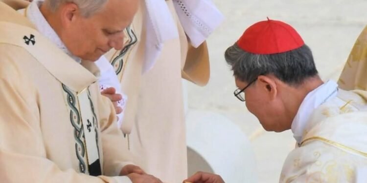 വിശുദ്ധ പത്രോസിന്‍റെ സിംഹാസനത്തിൽ ലി​യോ പ​തി​നാ​ലാ​മ​ൻ പാപ്പ; പാലിയവും മുക്കുവന്‍റെ മോതിരവും ഏറ്റുവാങ്ങി