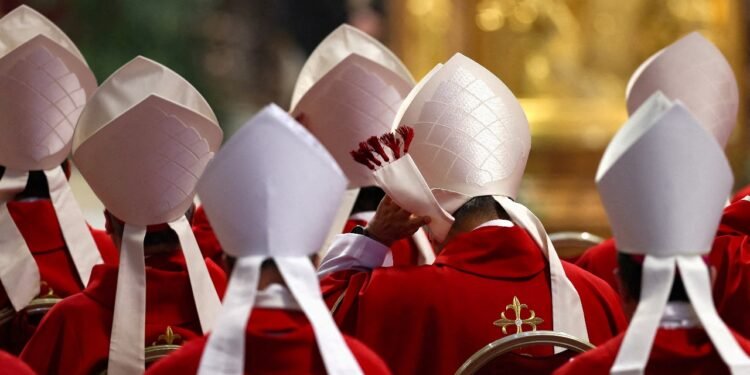 നാളെ എല്ലാ ഇടവകകളിലും പ്രത്യേക പ്രാര്ത്ഥന നടത്താൻ ആഹ്വാനം ചെയ്ത് സിബിസിഐ; ദിവ്യബലിയർപ്പണത്തിനുള്ള നിർദ്ദേശവുമായി കെ.ആർ.എൽ.സി.ബി.സി ലിറ്റർജി കമ്മീഷൻ