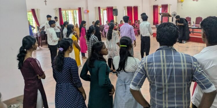 വി. കൊച്ചുത്രേസ്യയെ വിശുദ്ധയായി പ്രഖ്യാപിച്ചതിന്റെ ശതാബ്ദി ദിനത്തിൽ ലിറ്റിൽ വേ പരിശീലന പരിപടി നടന്നു