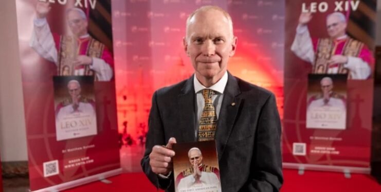 ലിയോ പതിനാലാമന് പാപ്പയുടെ ആദ്യത്തെ ആധികാരിക ജീവചരിത്ര ഗ്രന്ഥം പുറത്തിറക്കി