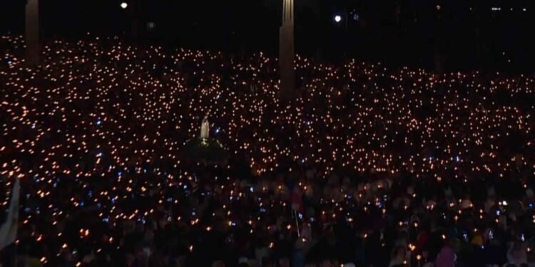ഫാത്തിമയിലെത്തിയത് അഞ്ച് ലക്ഷത്തോളം വിശ്വാസികള്‍; ലിയോ പാപ്പയുടെ പൊന്തിഫിക്കേറ്റിനെ ഫാത്തിമ നാഥയ്ക്ക് സമര്‍പ്പിച്ചു