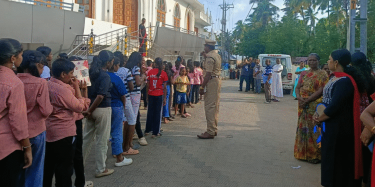 പുല്ലുവിള ഫെറോന  സാമൂഹ്യ ശുശ്രൂഷ ലഹരിക്കെതിരെ വാക്കത്തോൺ സംഘടിപ്പിച്ചു.
