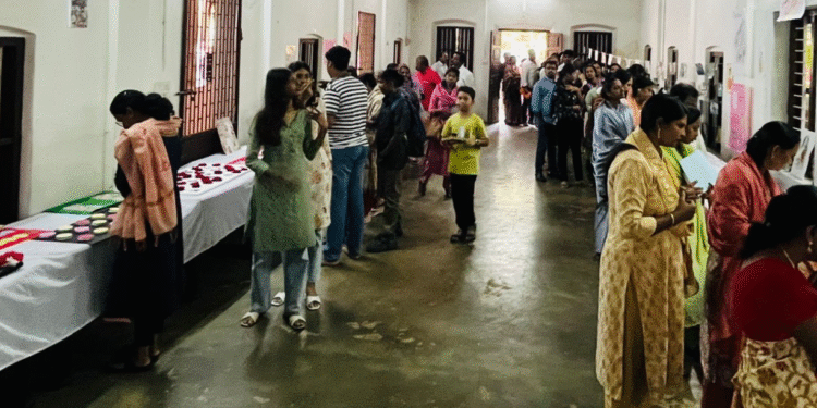 വട്ടിയൂർക്കാവ് ഇടവകയിൽ വിശുദ്ധ കൊച്ചുത്രേസ്യായുടെ ജീവിതം വരച്ചുകാട്ടുന്ന എക്സിബിഷൻ നടന്നു