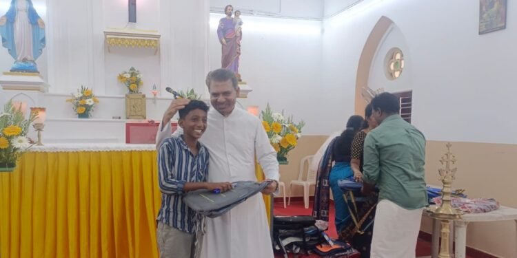 വിദ്യാർത്ഥികളുടെ പഠനനിലവാരവും സൗകര്യവും ഉയർത്തുന്നതിനായി കൊയ്ത്തൂർക്കോണം ഇടവകയിൽ പഠനോപകരണങ്ങൾ വിതരണം ചെയ്തു