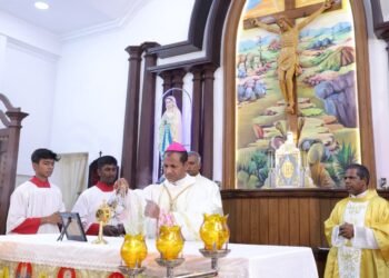 വട്ടിയൂർക്കാവ് ഫെറോന ലിറ്റിൽ ഫ്ലളവർ ദേവാലയത്തിൽ വിശുദ്ധ കൊച്ചുത്രേസ്യയുടെ തിരുശേഷിപ്പ് പ്രതിഷ്ഠിച്ചു