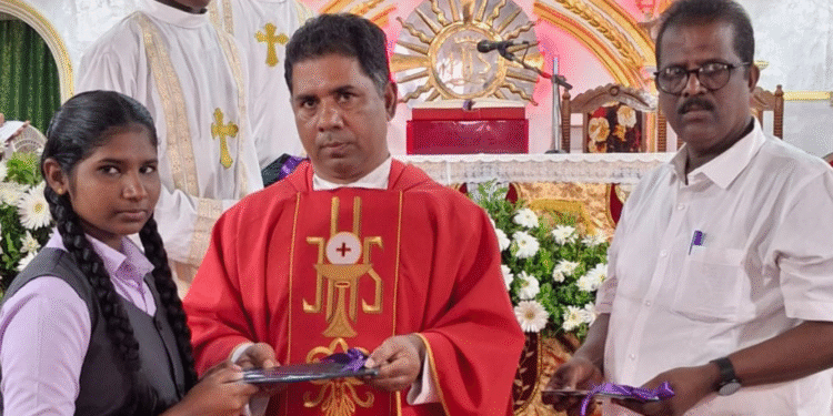 പൂന്തുറ ഇടവകയിൽ സാന്തോം സ്കോളർഷിപ് ഉദ്ഘാടനം ചെയ്തു