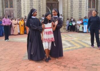 വി. ജോൺ മരിയ വിയാനിയുടെ തിരുനാൾ ദിനത്തിൽ വ്യത്യസ്ത പരിപാടികളുമായി പുല്ലുവിള ഇടവകയിലെ യുവജനങ്ങൾ