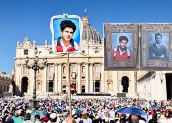 പതിനായിരങ്ങള്‍ സാക്ഷി; കാര്‍ളോയും ഫ്രസ്സാത്തിയും ഇനി തിരുസഭയിലെ വിശുദ്ധര്‍