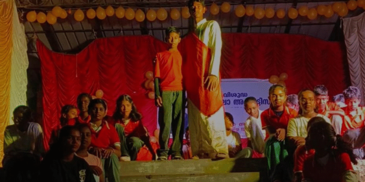 കാർലോയുടെ വിശുദ്ധ പദവി പ്രഖ്യാപന ദിനത്തിൽ കലാസന്ധ്യയൊരുക്കി പുല്ലുവിളയിലെ കാർലോസ്റ്റാർസ്