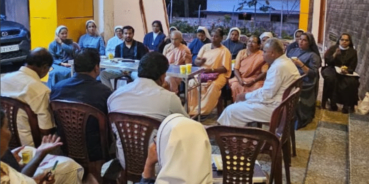 കുടുംബകേന്ദ്രീകൃത അജപാലന യജ്ഞം ‘ഹോം മിഷന്’ തെക്കേകൊല്ലങ്കോട് ഇടവകയില് പൂർത്തിയായി