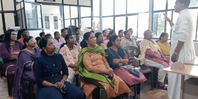 വലിയതുറ ഫൊറോനയിൽ സ്റ്റുഡൻസ് ഫോറം അംഗങ്ങൾക്ക് പരിശീലനം നൽകി