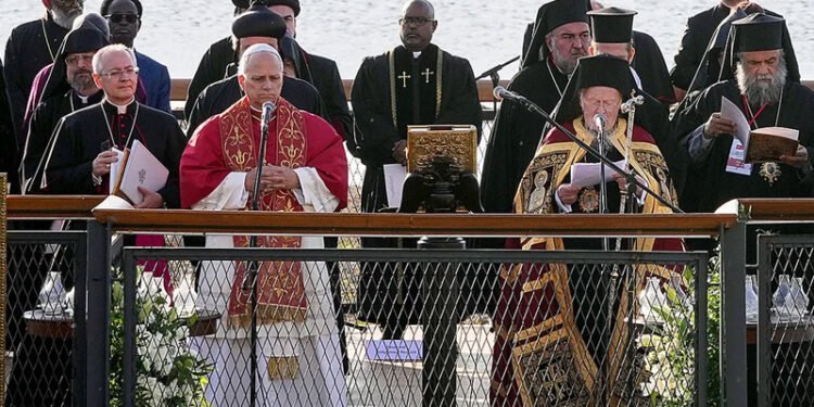 നിഖ്യാ സൂനഹദോസിന്റെ 1700-ാം വാർഷികം പ്രമാണിച്ച് ലെയോ പാപ്പയോടൊപ്പം വിവിധ സഭാതലവന്മാരുടെ പ്രാര്‍ത്ഥന