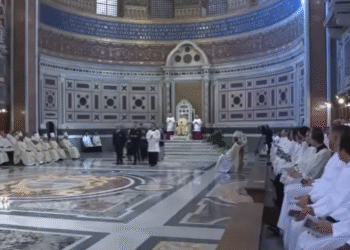 നാം കർത്താവിന്റെ ജീവനുള്ള സഭയുടെ നിർമ്മാതാക്കളാണ്: ലാറ്ററൻ ബസിലിക്കയുടെ സമർപ്പണ ദിനാഘോഷത്തിൽ പാപ്പ