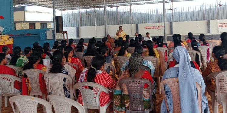 മാതാപിതാക്കൾക്ക് പാരന്റിംഗ് സെമിനാർ നടത്തി പുതിയതുറ ഇടവക