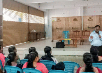 വിഴിഞ്ഞം ഇടവകയിൽ ദ്യാഭ്യാസ ശുശ്രൂഷ സമിതി മാതാപിതാക്കൾക്കായി ബോധവൽക്കരണ ക്ലാസ് നടത്തി