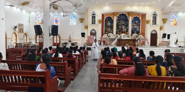 വിദ്യാഭ്യാസ പുരോഗതിയ്ക്കായി മാതാപിതാക്കളുടെയും മുത്തശ്ശി മുത്തച്ഛന്മാരുടെയും കൂടിവരവ് നടത്തി കണ്ണാന്തുറ ഇടവക