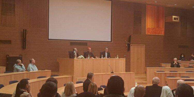 സഹരക്ഷക, എല്ലാ കൃപകളുടെയും മധ്യസ്ഥ എന്നിവ ഒഴിവാക്കണം: പരിശുദ്ധ മറിയത്തിന്റെ ശീർഷകങ്ങളെ സംബന്ധിച്ച് വത്തിക്കാൻ രേഖ പ്രസിദ്ധീകരിച്ചു