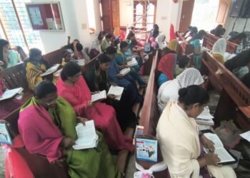 നെല്ലിയോട് വിശ്വാസ സമൂഹം ഇടവക തിരുനാൾ ദിനത്തിൽ ഒരു മണിക്കൂറിൽ ബൈബിൾ പൂർണമായി ധ്യാനാത്മക വായന നടത്തി