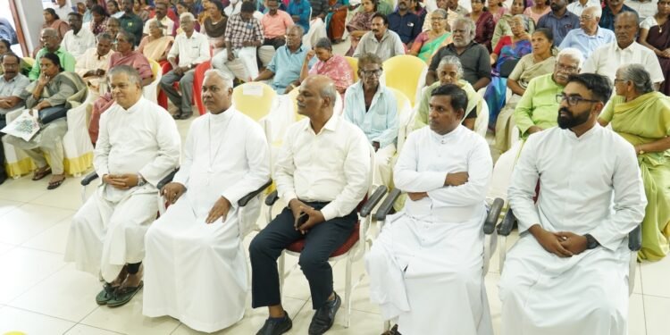 ജൂബിലി ദമ്പതികൾക്ക് ആവേശമായി കുടുംബ ശുശ്രൂഷയുടെ ക്രിസ്തുമസ് സ്മൈൽ 2025