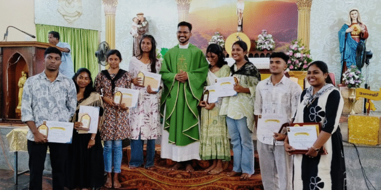 വലിയതുറ ഇടവക വിദ്യാഭ്യാസ ശുശ്രൂഷ സമിതി ഉന്നത വിജയം നേടിയവരെ ആദരിച്ചു