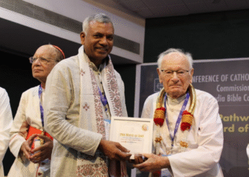 ഫാദർ ലോറൻസ് കുലാസിനെ കോൺഫെറൻസ് ഓഫ് കാത്തലിക് ബിഷപ്പ്സ് ഓഫ് ഇന്ത്യ (CCBI) ആദരിച്ചു