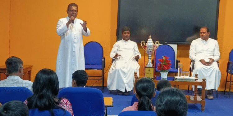 കഴക്കൂട്ടം ഫൊറോന വിദ്യാഭ്യാസ ശുശ്രൂഷ വിദ്യാർഥികളുമായി മരിയൻ എഡ്യൂസിറ്റിയിൽ ക്യാമ്പസ് ടൂർ നടത്തി