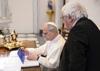 ടൂറിനിലെ തിരുക്കച്ച ഡിജിറ്റല്‍ രൂപത്തില്‍ ഓണ്‍ലൈനില്‍! പുതിയ സംവിധാനം ആദ്യമായി വീക്ഷിച്ച് ലിയോ പാപ്പ