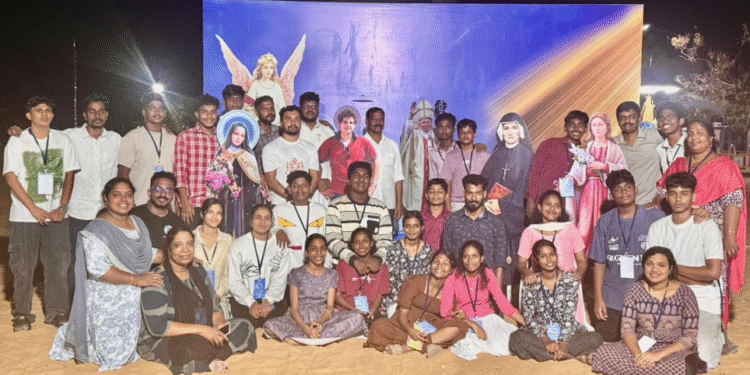 പള്ളിത്തുറ ഇടവകയിൽ ജീസസ് യൂത്ത് 1500-ലധികം വിശുദ്ധരുടെ തിരുശേഷിപ്പ് പ്രദർശിപ്പിച്ചു