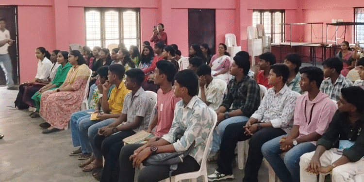 വലിയതുറ സെൻറ് സേവ്യേഴ്സ് ഇടവകയിൽ പരീക്ഷ മുന്നൊരുക്ക ക്ലാസ് നടത്തി