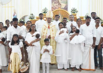 പ്രോ-ലൈഫ് കുടുംബങ്ങളിലെ 7 കുഞ്ഞുങ്ങൾക്ക് ബിഷപ് ക്രിസ്തുദാസ് ജ്ഞാനസ്നാനം നൽകി