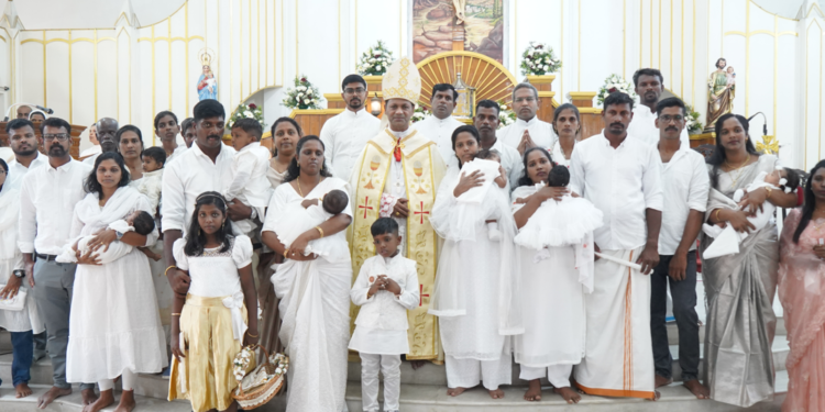 പ്രോ-ലൈഫ് കുടുംബങ്ങളിലെ 7 കുഞ്ഞുങ്ങൾക്ക് ബിഷപ് ക്രിസ്തുദാസ് ജ്ഞാനസ്നാനം നൽകി