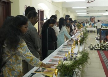 ‘അനുഗ്രഹ വഴിയേ’; കെ.സി.വൈ.എം സംസ്ഥാന ലാറ്റിൻ സമിതിയുടെ വിശുദ്ധരുടെ തിരുശേഷിപ്പും വഹിച്ചു കൊണ്ടുള്ള വിശുദ്ധ യാത്ര അതിരൂപതയിലെത്തി