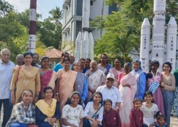 കഴക്കൂട്ടം ഫെറോന സാമൂഹ്യ ശുശ്രൂഷ സമിതി  മുതിർന്ന പൗരന്മാർക്കൊപ്പം ISRO സന്ദർശിച്ചു