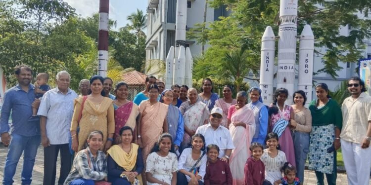 കഴക്കൂട്ടം ഫെറോന സാമൂഹ്യ ശുശ്രൂഷ സമിതി  മുതിർന്ന പൗരന്മാർക്കൊപ്പം ISRO സന്ദർശിച്ചു