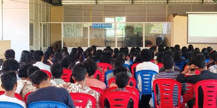 വെട്ടുകാട് ഇടവകയിൽ വിദ്യാഭ്യാസ ശുശ്രൂഷ സമിതിയും മതബോധന സമിതിയും,സംയുക്തമായി കരിയർ ഗൈഡൻസ് ക്ലാസ്സ്‌ സംഘടിപ്പിച്ചു