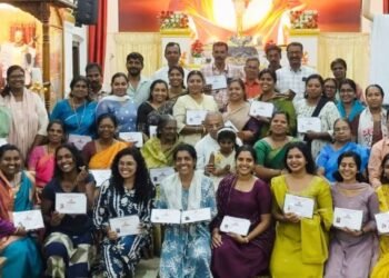 വലിയതുറ സെന്റ് സേവ്യഴ്സ് ഇടവകയിൽ അധ്യാപകരെയും വിദ്യാർഥികളെയും ആദരിച്ചു