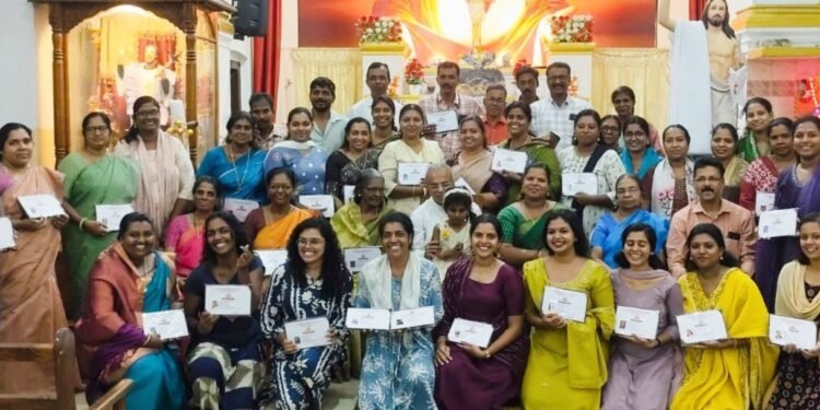 വലിയതുറ സെന്റ് സേവ്യഴ്സ് ഇടവകയിൽ അധ്യാപകരെയും വിദ്യാർഥികളെയും ആദരിച്ചു