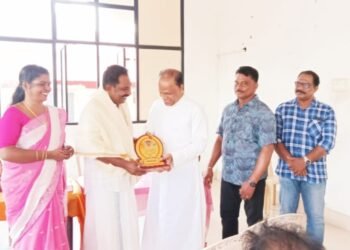 വലിയതുറ ഫെറോനാ KLCA  സമുദായ നേതാക്കളെയും രാഷ്ട്രീയ നേതാക്കളെയും ആദരിച്ചു