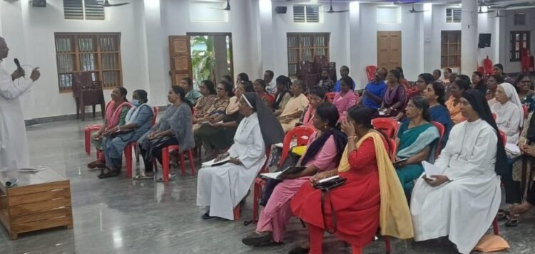 അഞ്ചുതെങ്ങ് ഫെറോനയിൽ ബിസിസി കമ്മിഷൻ  “ഞാൻ നിന്നെ സ്നേഹിച്ചു” എന്ന അപ്പസ്തോലിക ലേഖനത്തിന്മേൽ ക്ലാസ് നടത്തി
