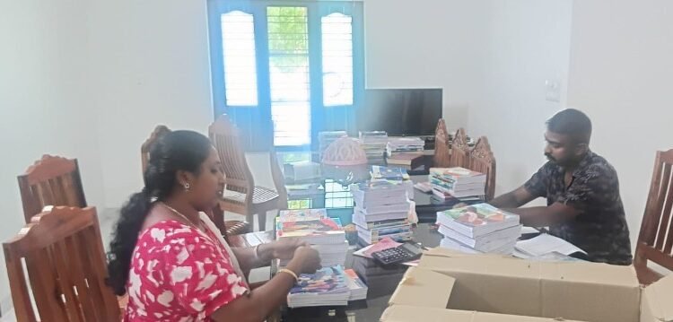 പെരിങ്ങമ്മല ഇടവകയിൽ വിദ്യാഭ്യാസ ശുശ്രൂഷ സമിതി പഠനോപകരണങ്ങൾ വിതരണം ചെയ്തു