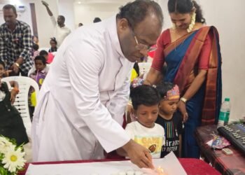 വേളി ഇടവക വിദ്യാഭ്യാസ ശുശ്രൂഷ സമിതി സെന്റ് തോമസ് എൽ പി സ്കൂളിലെ വിദ്യാർത്ഥികൾക്ക് പഠനോപകരണങ്ങൾ വിതരണം ചെയ്തു