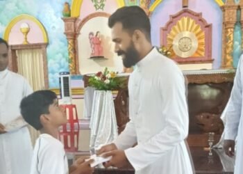 വെന്നിക്കോട് ഇടവക വിദ്യാഭ്യാസ ശുശ്രൂഷ സമിതി പഠനോപകരണങ്ങൾ  വിതരണം ചെയ്തു