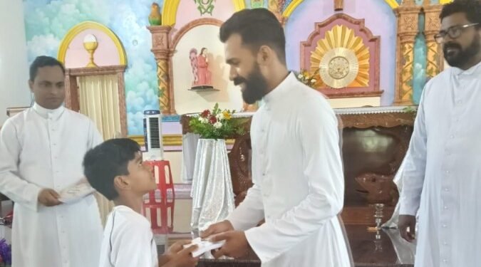 വെന്നിക്കോട് ഇടവക വിദ്യാഭ്യാസ ശുശ്രൂഷ സമിതി പഠനോപകരണങ്ങൾ  വിതരണം ചെയ്തു