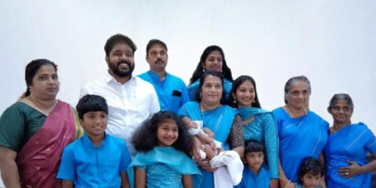 ജീവന്റെ മഹത്വം പ്രഘോഷിച്ച് സോണി-സിനി ദമ്പതികൾ; ഏഴാമത്തെ കുഞ്ഞിന് തലതൊട്ടപ്പനായി എ.ഡി തോമസ് എംഎൽഎ